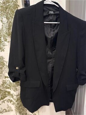 Zara Black Rolled-Sleeve Relaxed Blazer